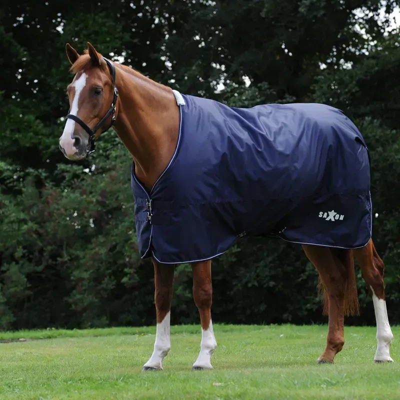 Saxon Medium Defiant 600D Standard Neck Turnout Rug in Navy/White